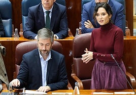 Ayuso llama a Sánchez «inquiokupa de La Moncloa»: «No tiene Congreso, ni Senado ni Presupuestos»