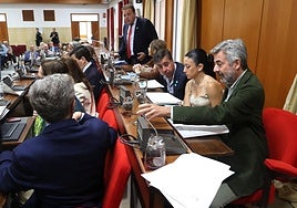 El plazo de pago a proveedores del Ayuntamiento de Córdoba fue de 39 días en septiembre y suma seis meses por encima del límite legal