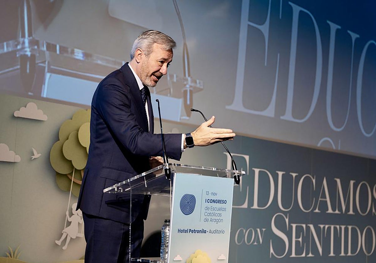 El mandatario autonómico participa en el I Congreso Autonómico Escuelas Católicas de Aragón 'Educamos con sentido'