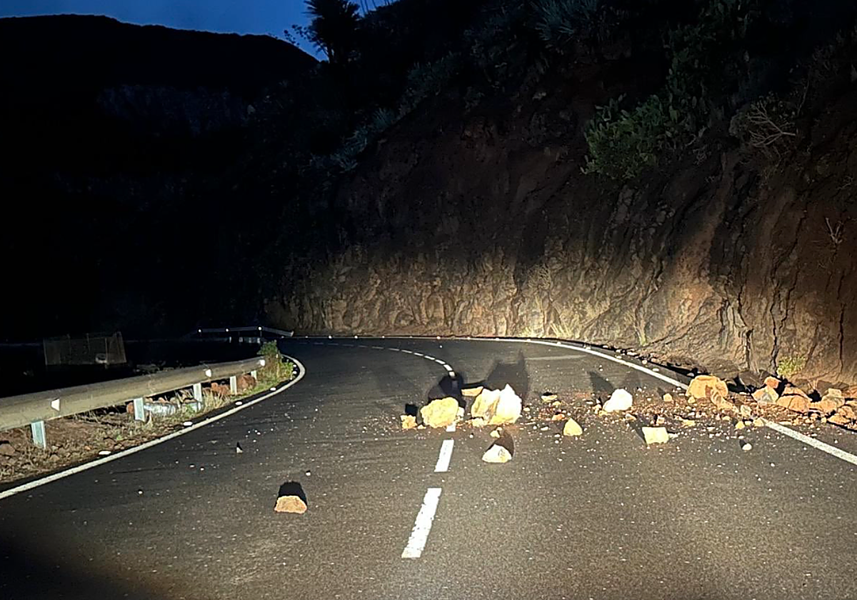 Desprendimiento en la red de carreteras del Cabildo gomero