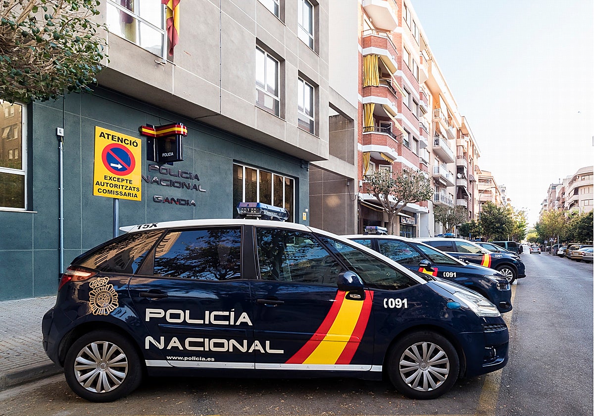 Imagen de un coche patrulla de la Policía Nacional