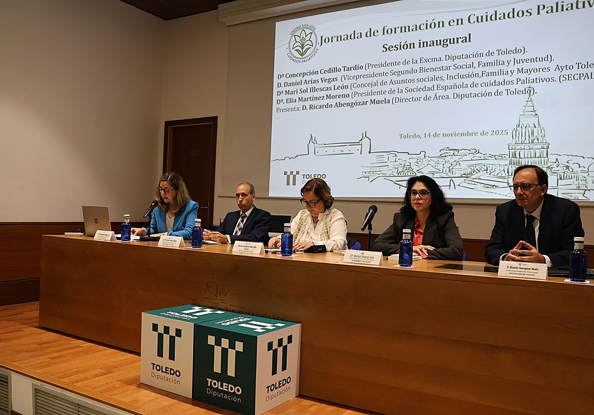 La presidenta de la Diputación de Toledo, Conchi Cedillo, participó en la inauguración de la Jornada de Formación Básica en Cuidados Paliativos: 'Enfoque integral del paciente al final de la vida'
