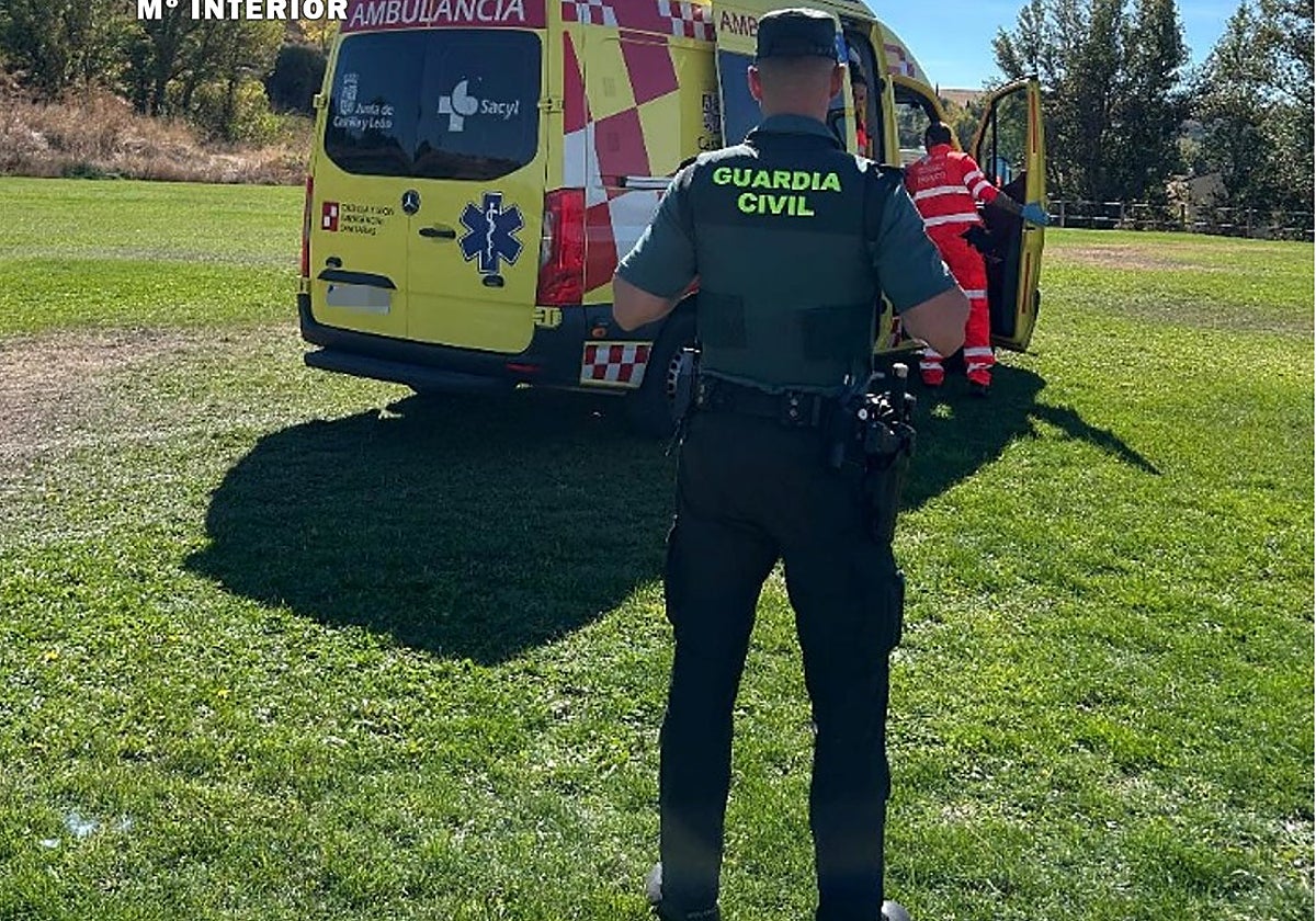 Un guardia civil fuera de servicio salva la vida de una persona que se estaba atragantando en un bar