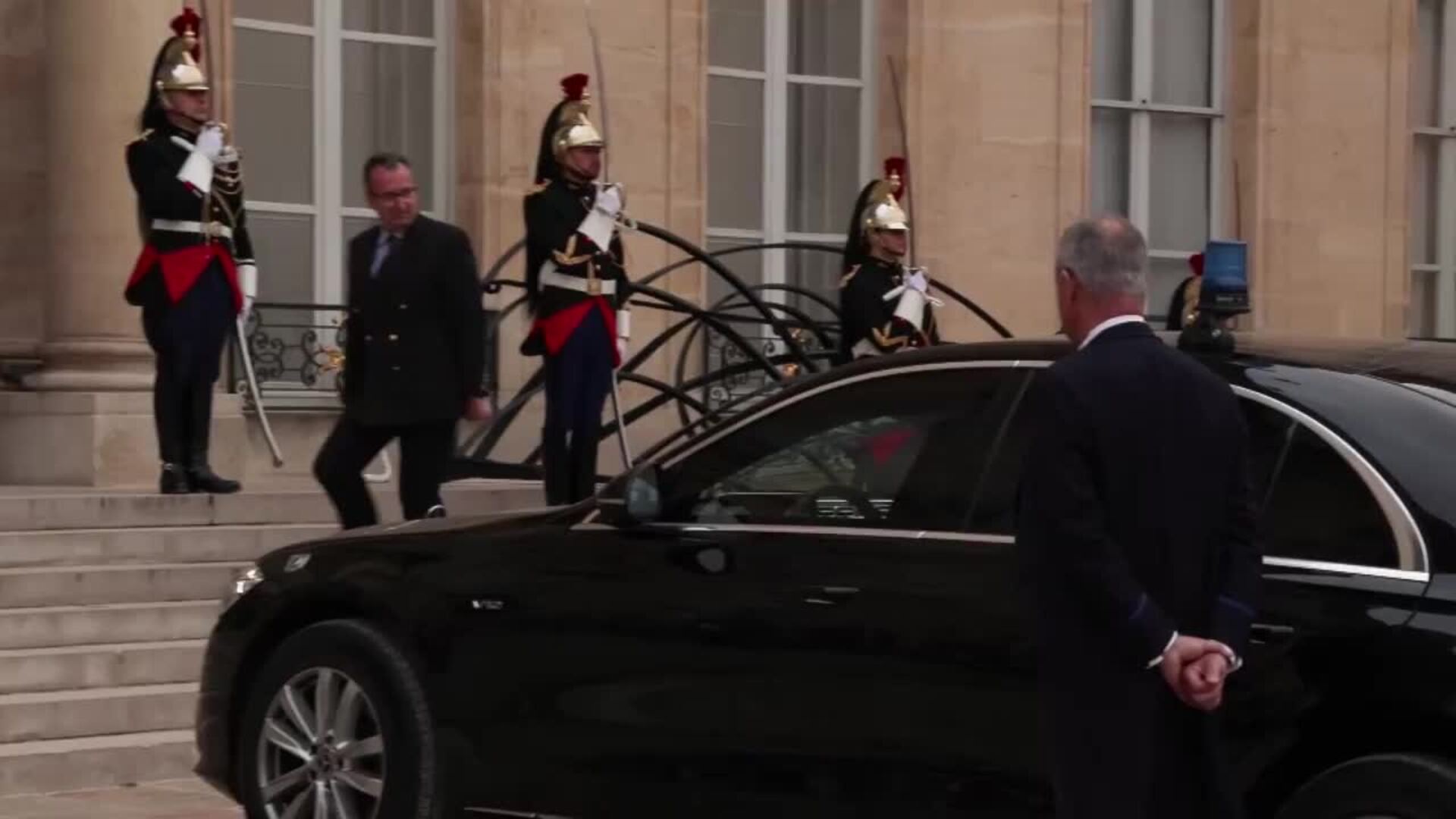 Macron y Metsola se reúnen en el Palacio del Elíseo