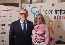 Afanion premia a la doctora María Velasco, la primera oncóloga infantil del antiguo hospital de Toledo