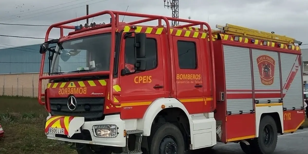 Un coche vuelca tras salirse de la vía y empieza a arder en la A-42, en Villaluenga de la Sagra (Toledo)