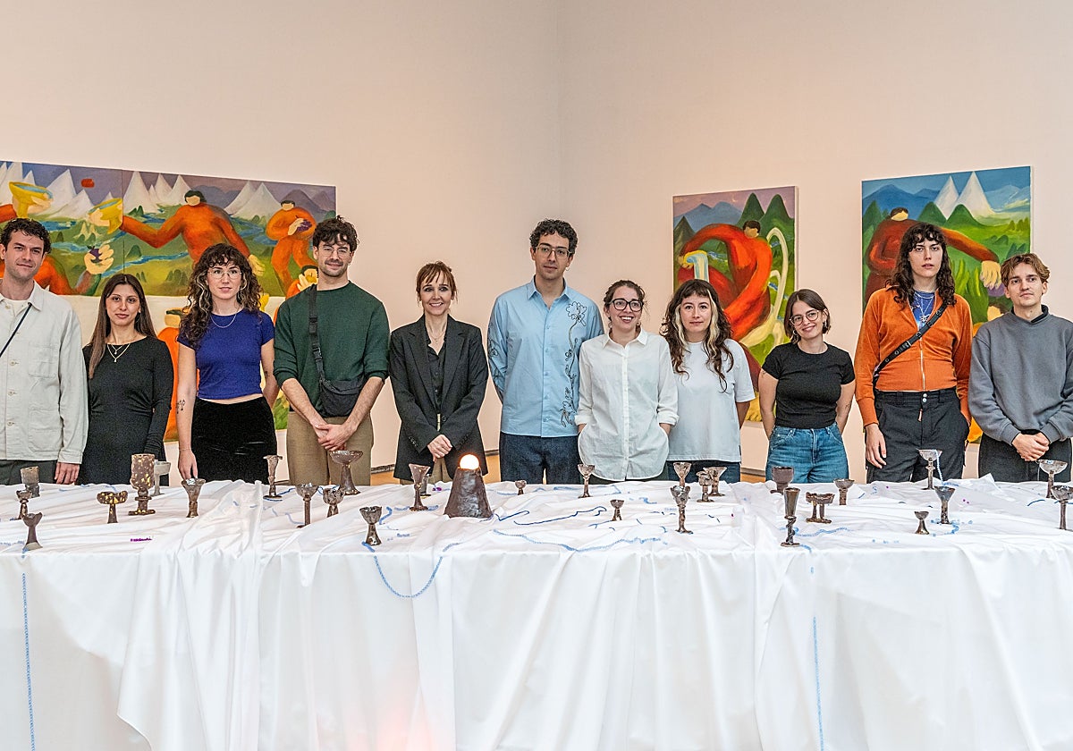 Artistas jóvenes instalan un laberinto de «micromundos» en el IVAM que «refleja el potencial valenciano»