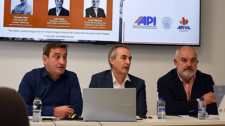 Imagen de la presentación del informe del COAPI en Valencia