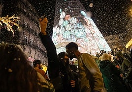 Vigo inaugura, con un pequeño susto, «la mejor Navidad del planeta»