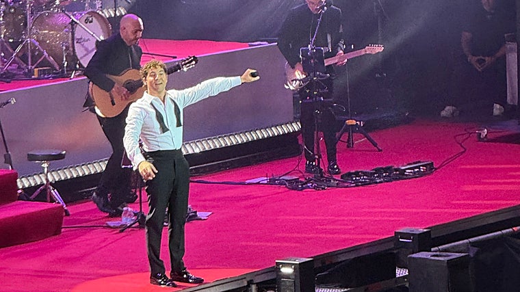 Bisbal se ha mostrado muy emocionado durante todo el concierto de apertura de gira en Almería