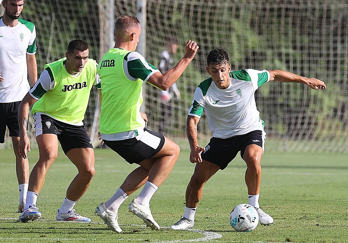 Juan María Alcedo durante un entrenamiento con el Córdoba CF