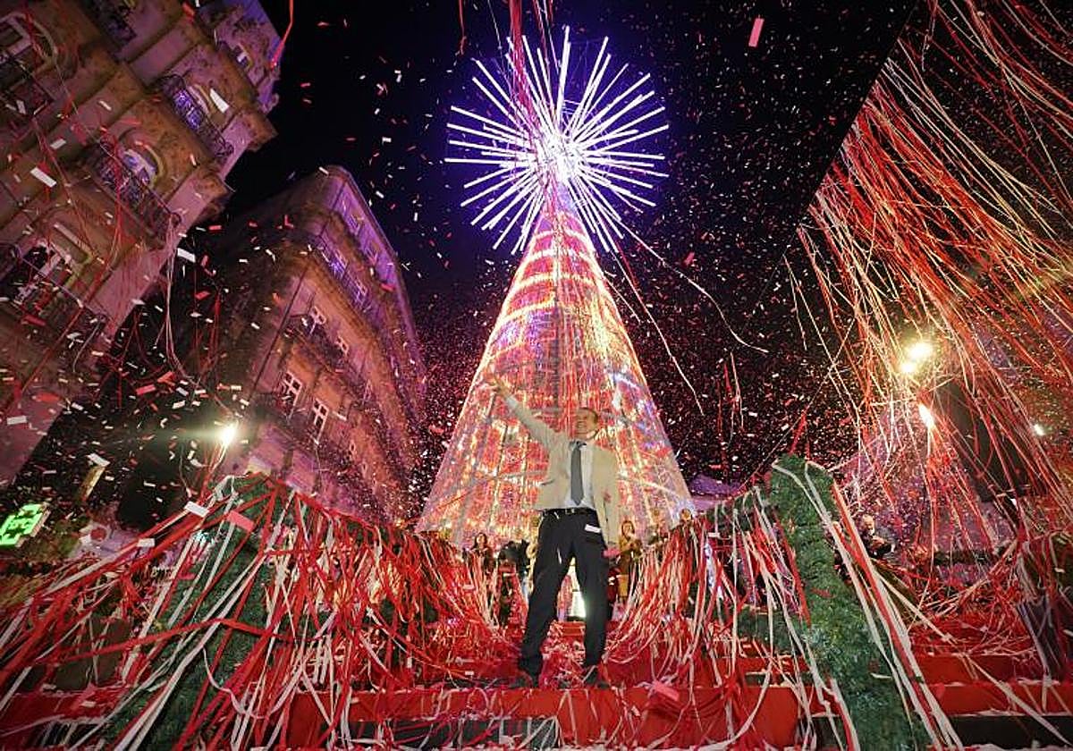 A qué hora se encienden las luces de Navidad en Vigo 2025 y dónde están las calles iluminadas y dónde está el árbol