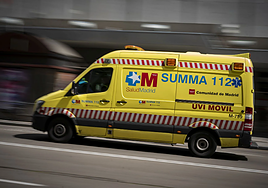 Dos menores heridos, uno de ellos grave, tras la colisión entre un patinete eléctrico y un coche en Parla