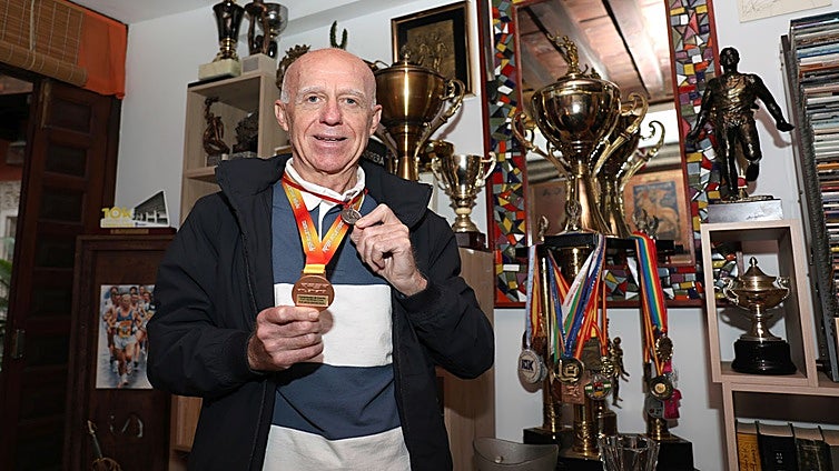 El atleta «toledano» que lleva  seis vueltas al mundo corriendo