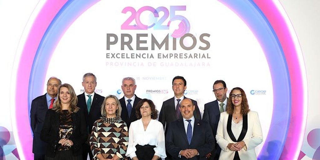 Eurocaja Rural entrega un galardón en los premios Excelencia Empresarial 2025 de CEOE-Cepyme Guadalajara