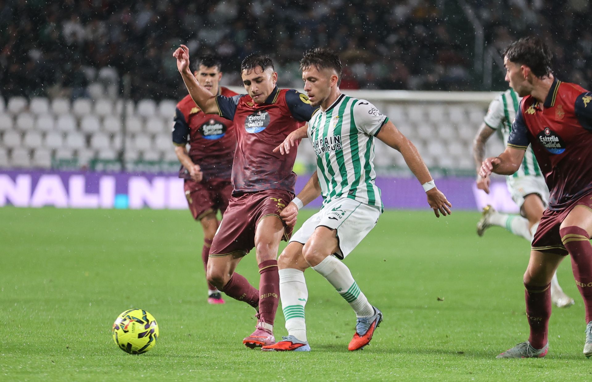 La dolorosa derrota del Córdoba ante el Deportivo, en imágenes