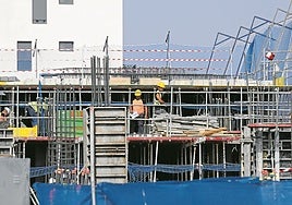 Acuerdo en el convenio de la construcción de Toledo: subida salarial de casi el 7% hasta 2026 y medidas frente al estrés térmico