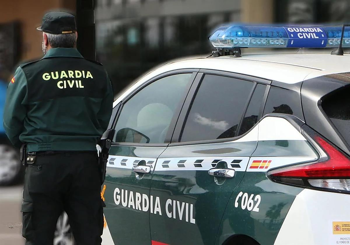 Un guardia civil durante su servicio.