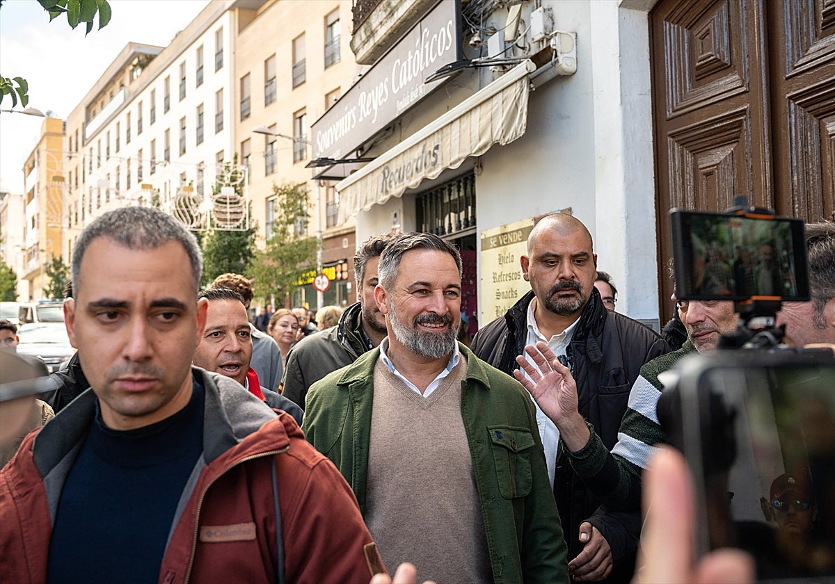Abascal redobla su presencia en Extremadura y advierte a Guardiola: «O pasa  por el aro o votaremos las veces que haga falta»