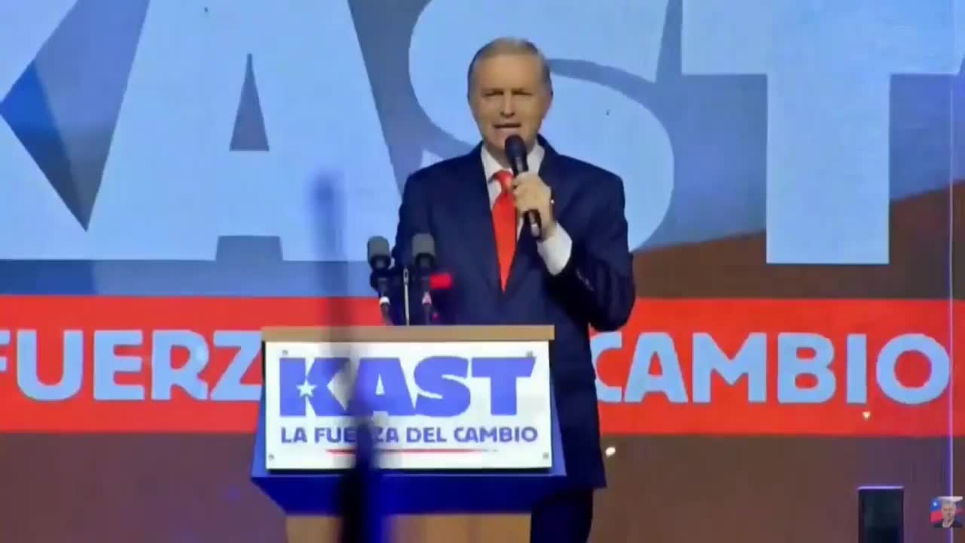 Kast y Jara se disputarán la presidencia de Chile en pleno aumento de la ultraderecha