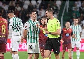 El colegiado Álvaro Moreno y el Córdoba CF suman un nuevo capítulo en una relación tormentosa