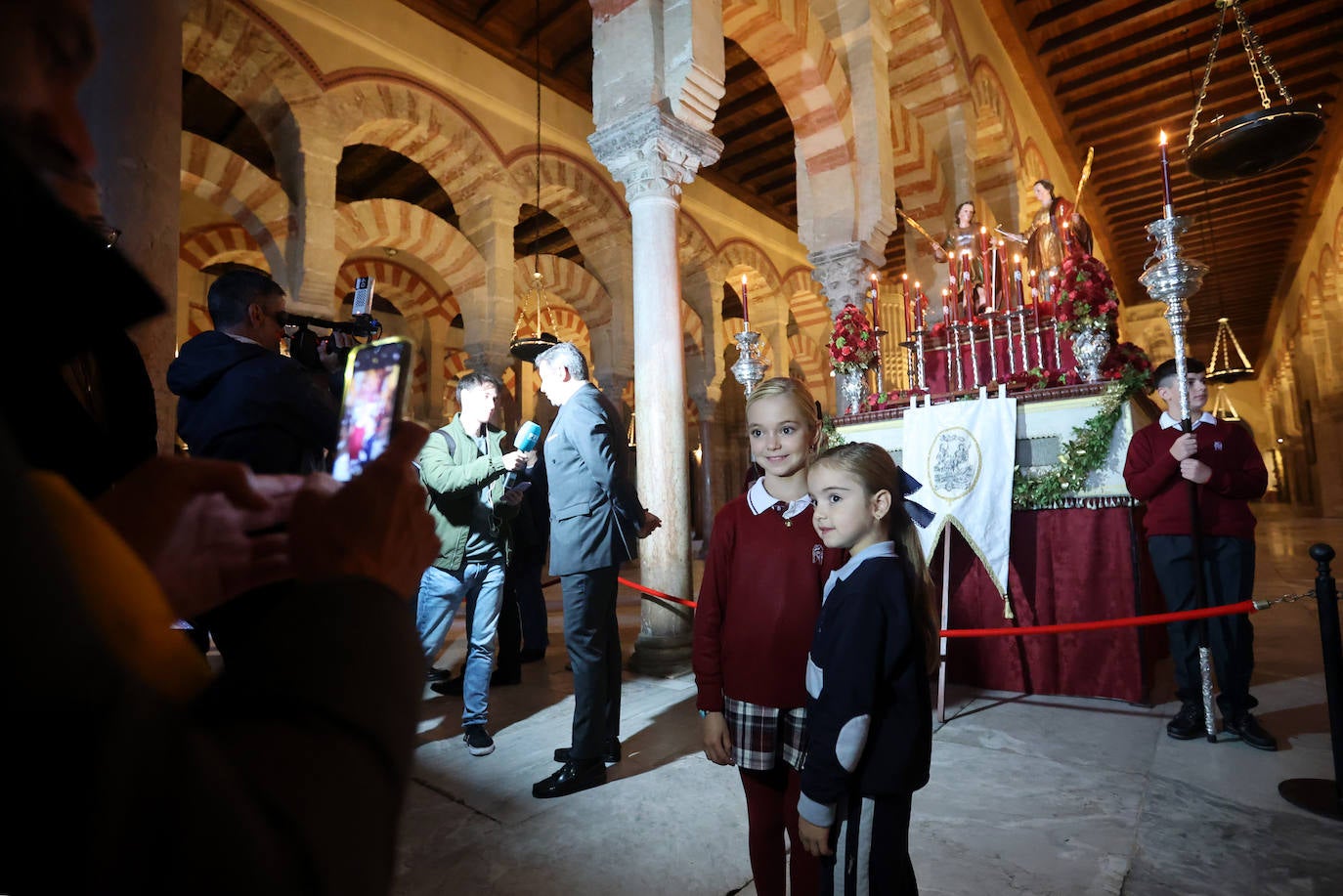 Los colegios de la Fundación Santos Mártires honran a los patronos de Córdoba en la Catedral, en imágenes