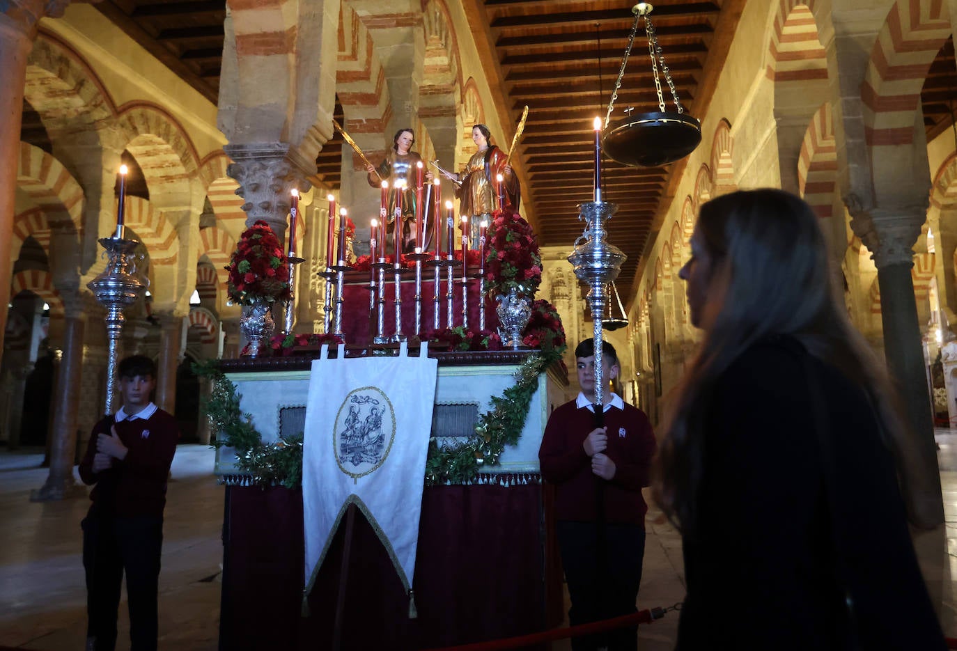 Los colegios de la Fundación Santos Mártires honran a los patronos de Córdoba en la Catedral, en imágenes