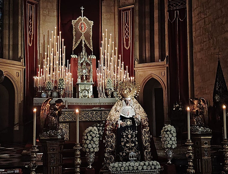 La Reina de los Mártires, en besamanos en San Hipólito, el lunes