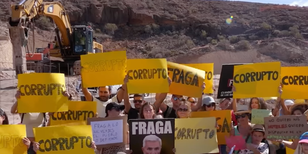 La sociedad tinerfeña se concentra un año después del reinicio de las obras en Cuna del Alma : «No vamos a parar»