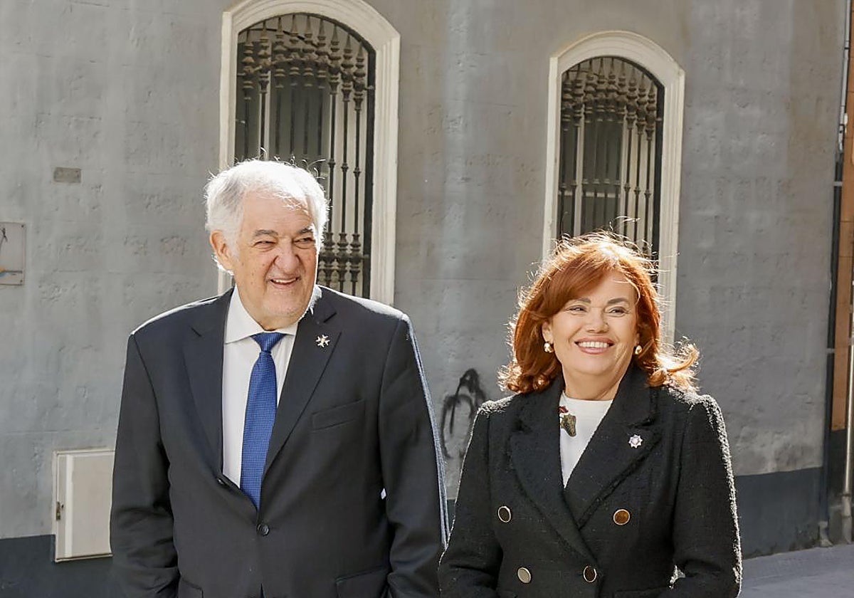 El presidente del TC,Cándido Conde-Pumpido, con la presidenta Inmaculada Montalbán