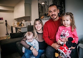 Un empujón económico para impulsar la natalidad en Madrid: «Nos ha permitido llegar a todo y animado a tener otro hijo»