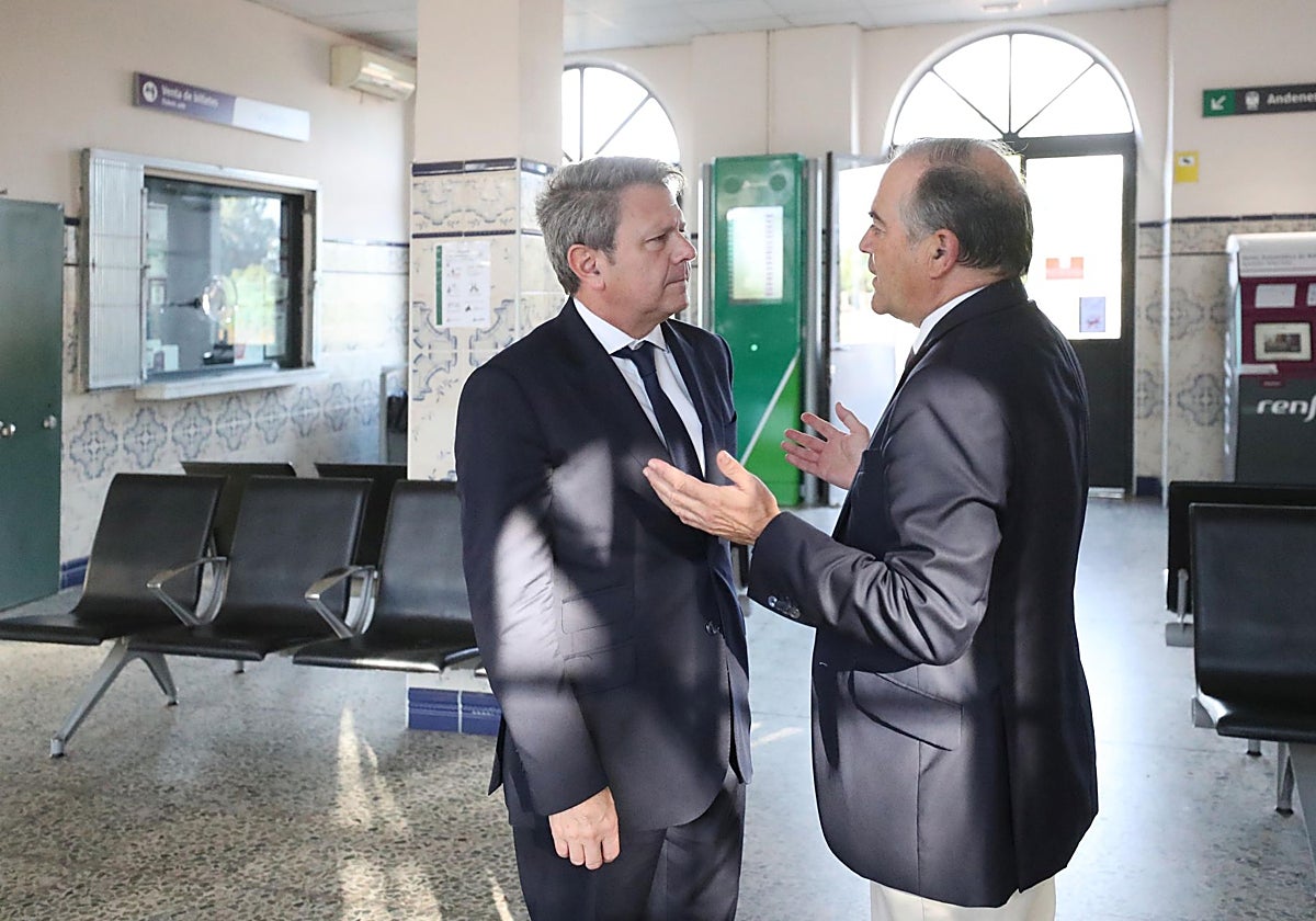 El alcalde el pasado 23 de octubre con el Secretario de Estado de Transportes y Movilidad Sostenible