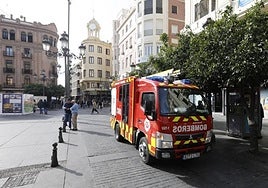 Una mujer afectada por un incendio en Ronda de los Tejares en Córdoba