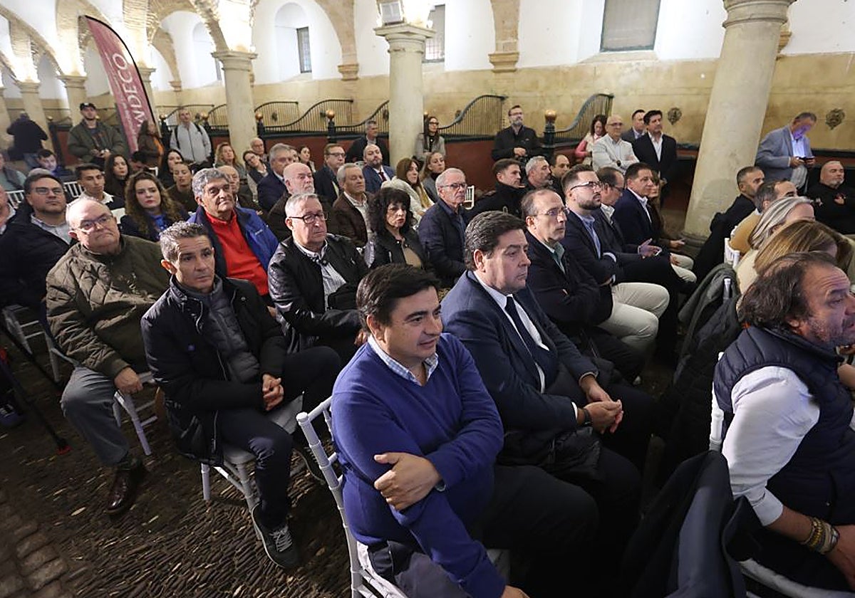 Asistentes a la presentación de la Media Maratón de Córdoba 2025