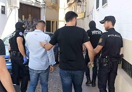 Detenido en Cabra tras intentar huir por el tejado después de robar en una vivienda