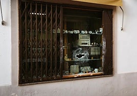 Asaltan una relojería de madrugada en Priego de Córdoba tras romper el escaparate