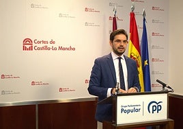 El PP reprocha la incoherencia de Page sobre la financiación: «Por la mañana critica a Sánchez, por la tarde lo obedece»