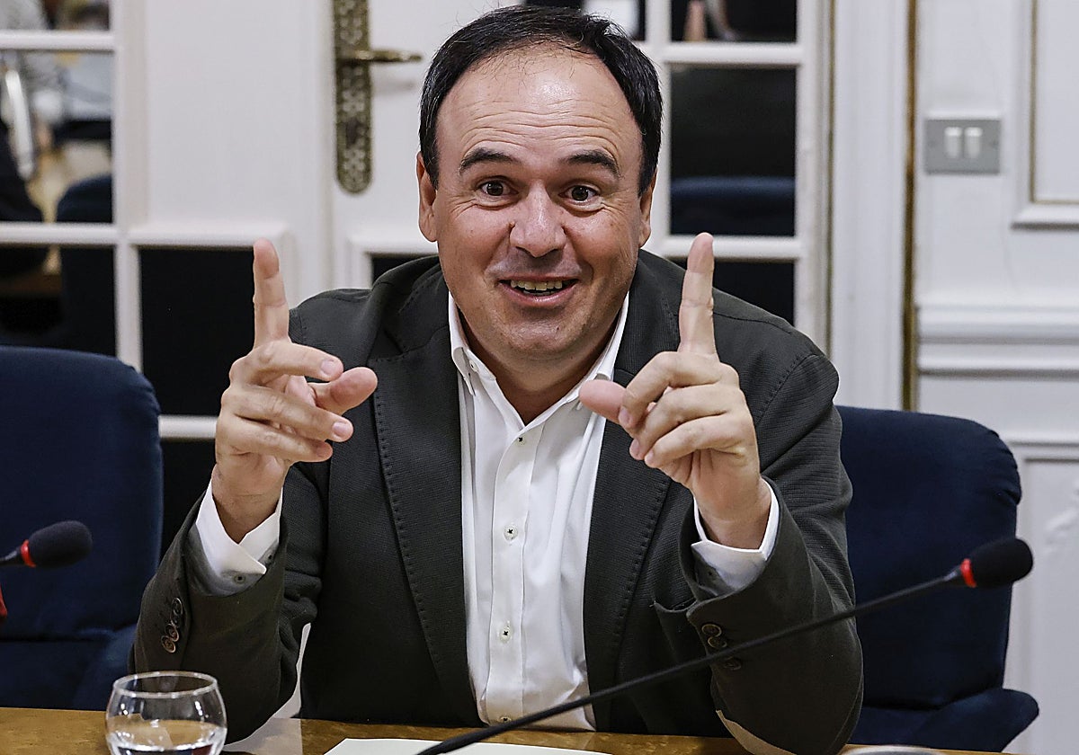 Génova se inclina por que Pérez Llorca sea presidente interino del PP valenciano