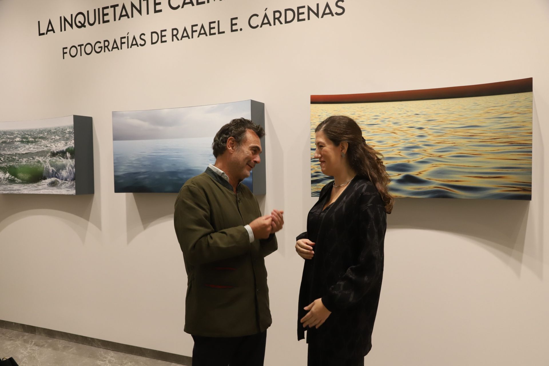 La exposición de fotografía de Rafael E. Cárdenas en la fundación Caja Rural del Sur de Córdoba, en imágenes