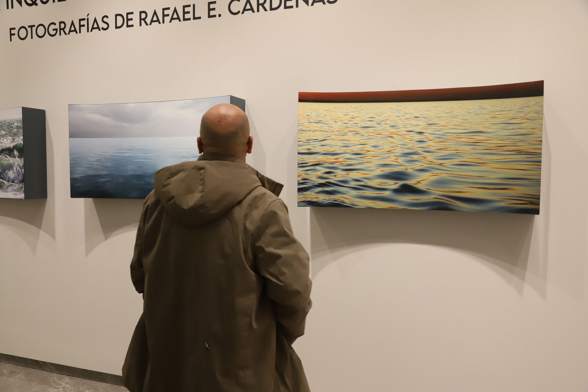 La exposición de fotografía de Rafael E. Cárdenas en la fundación Caja Rural del Sur de Córdoba, en imágenes