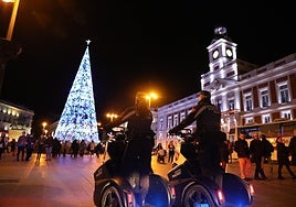 Madrid pone un refuerzo de 430 policías al día, 140 agentes de tráfico y más buses hasta Reyes