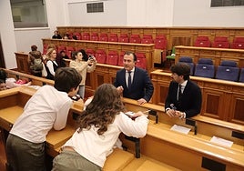 Vox alerta de que la pobreza severa infantil afecta a 58.000 menores en Castilla-La Mancha