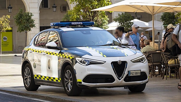 Detienen a un adolescente por apuñalar a un compañero de instituto y dejarle clavado el cuchillo en Torrevieja