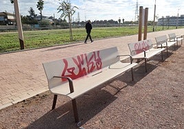 El recién terminado parque Princesa de Asturias de Córdoba ya tiene pintadas