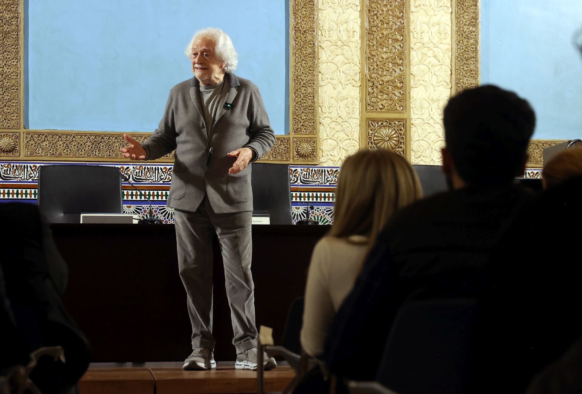 La charla de Alejandro Rojas Marcos sobre el &#039;Poder andaluz&#039; en Córdoba, en imágenes