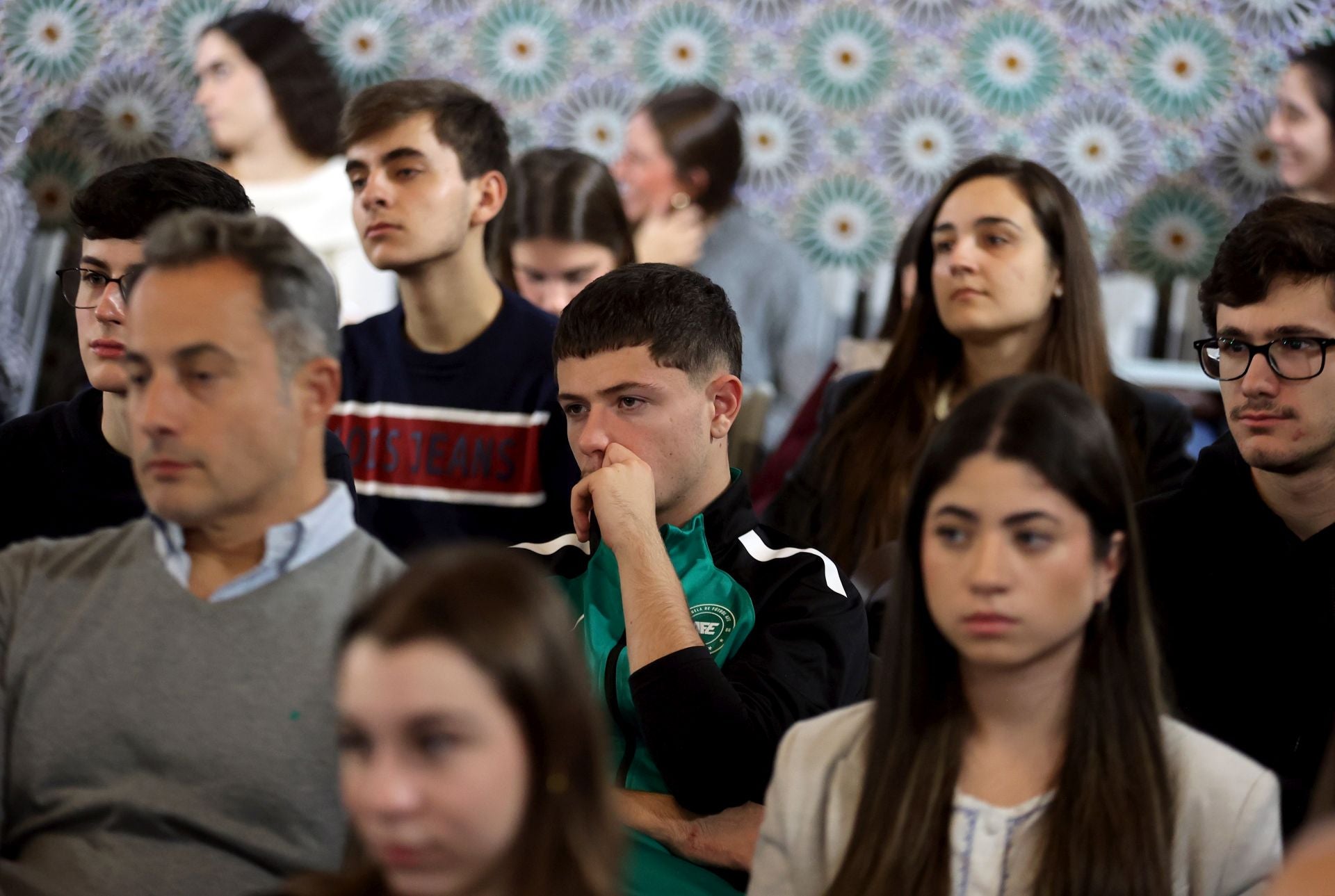 La charla de Alejandro Rojas Marcos sobre el &#039;Poder andaluz&#039; en Córdoba, en imágenes