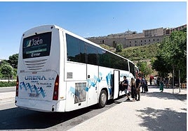 La tasa a los autobuses turísticos de Toledo recauda dos millones de euros en nueve meses