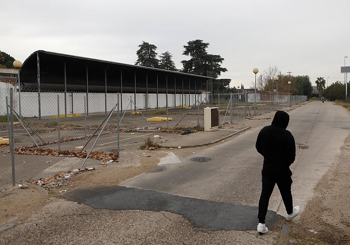 Frontal del viejo recinto ferial San Carlos, hoy en manos de Deuser-Indra