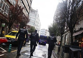 Una operación antidroga en Santiago se salda con 100 identificados y dos detenidos por situación irregular