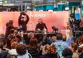 Dj Nano da un concierto sorpresa en el Intercambiador de Moncloa: «Me ha encantado que la gente lo viva con esta pasión»